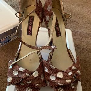 Brown/silver polka dot heels